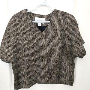 Vintagw Women's Black and Gold Button-Up Top